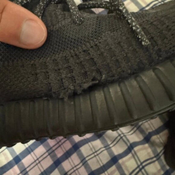 Size 9.5 - adidas Yeezy Boost 350 V2 Low Black Non-Reflective - Picture 7 of 12